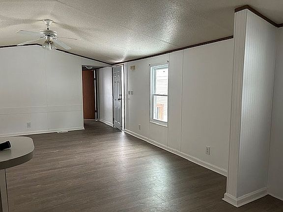 3rd image of 222 Shoreline Dr W