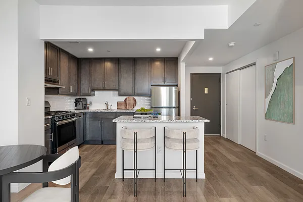 Rented by MNS | media 10