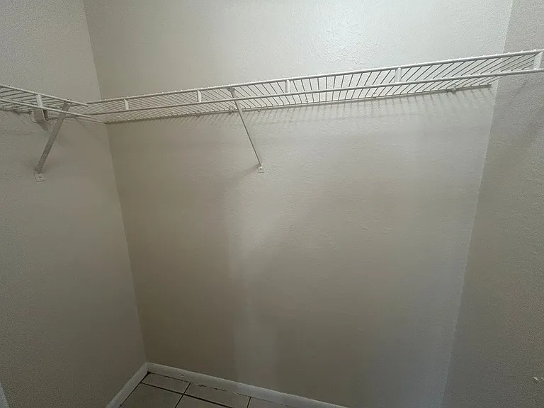 215-217 SE 23rd Pl — Photo 10