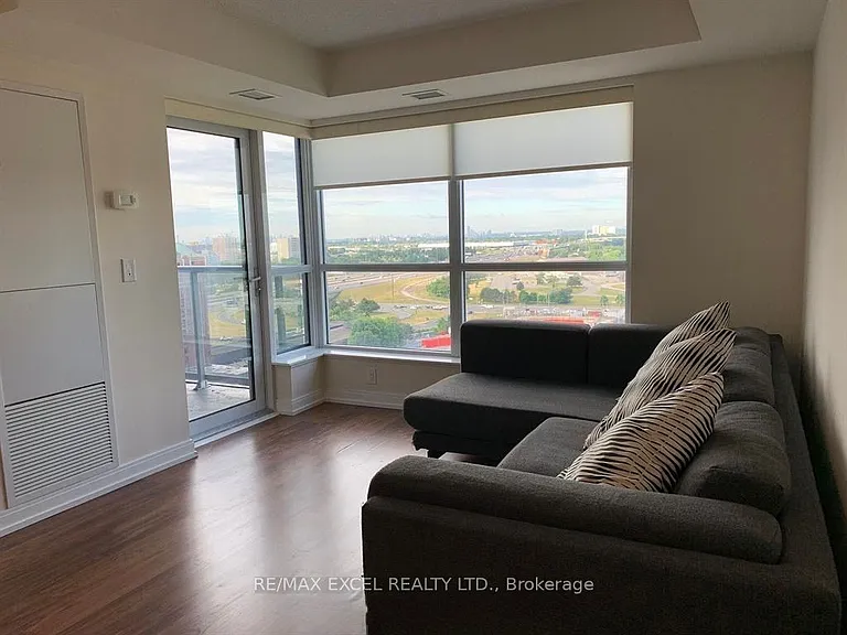 151 Village Green Sq #1806 — Photo 5