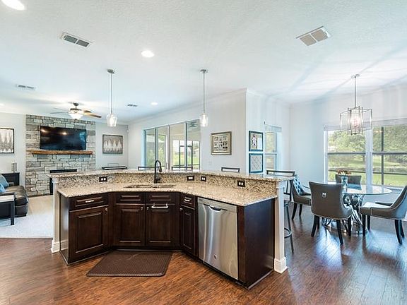 4th image of 4020 Willow Bay Dr