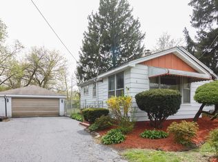 11223 72nd St, Willowbrook, IL 60527