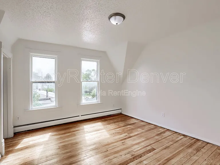 1118 6th St #B — Photo 16