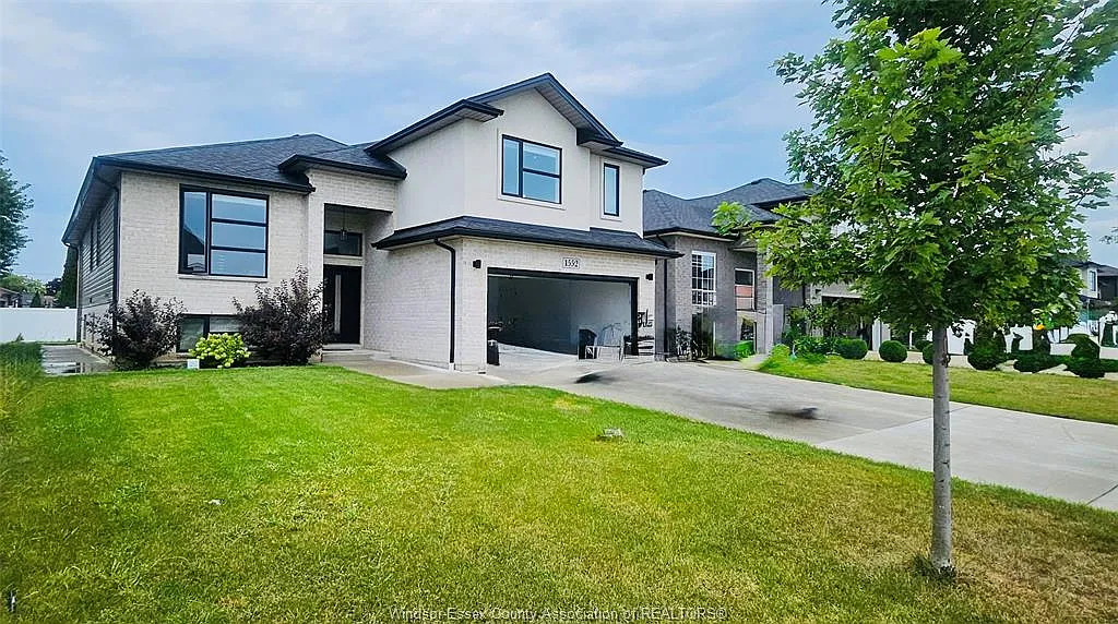 4 bed, $2,600 — Photo 3