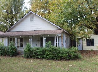 1205 N College Ave, Clarksville, AR 72830