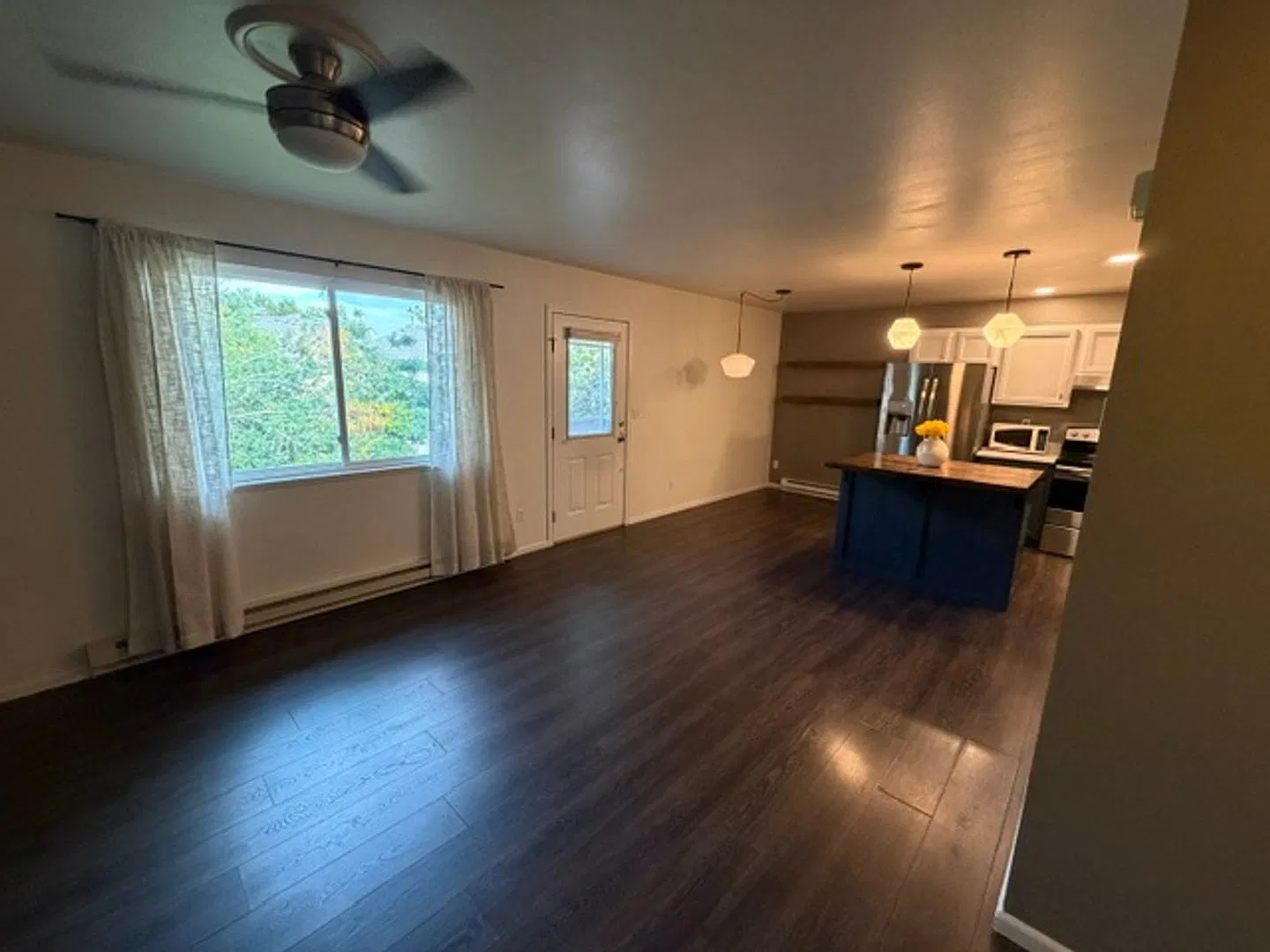 2 Bedroom Condo close to Campus! — Photo 2