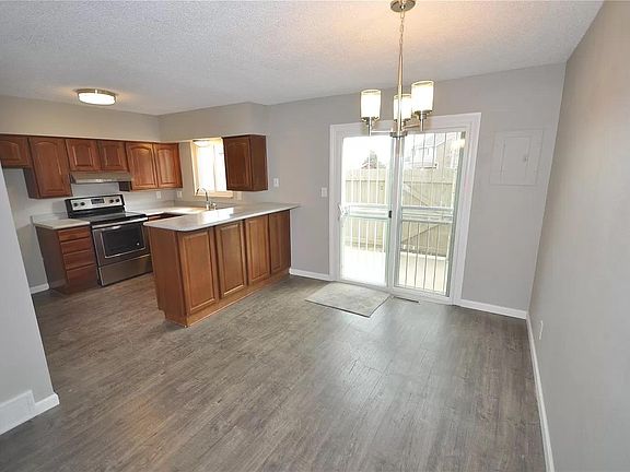 5th image of 3671 W Union Ave