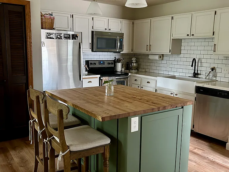 5315 Highpointe Dr — Photo 2
