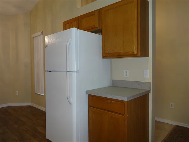 3 bed, 2.0 bath, 1311 sqft, $2,395 — Photo 3
