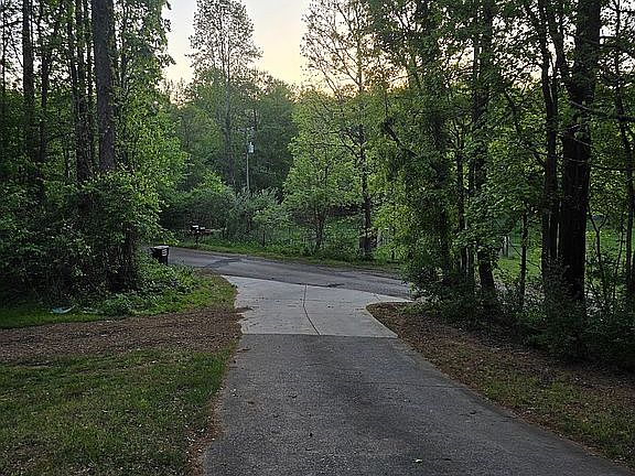3rd image of 242 Lawson Dr