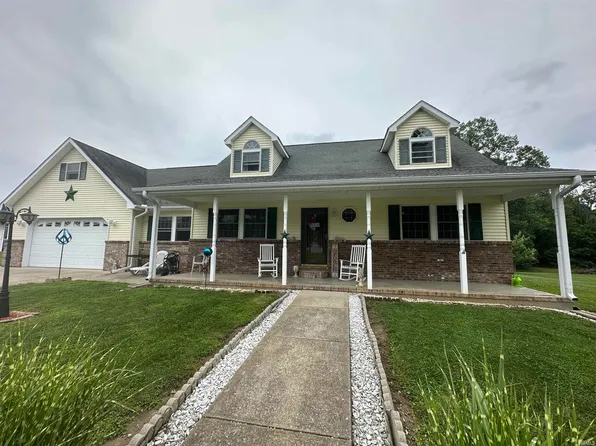 6 County Road 70 E, Linton, IN 47424