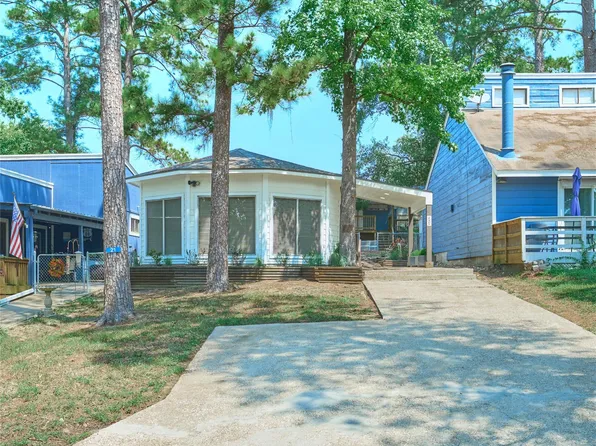 21 Harbour Ln, Coldspring, TX 77331
