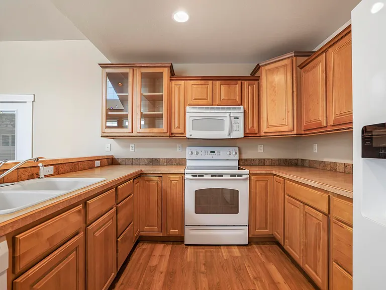 1107 Bailey Ave — Photo 8