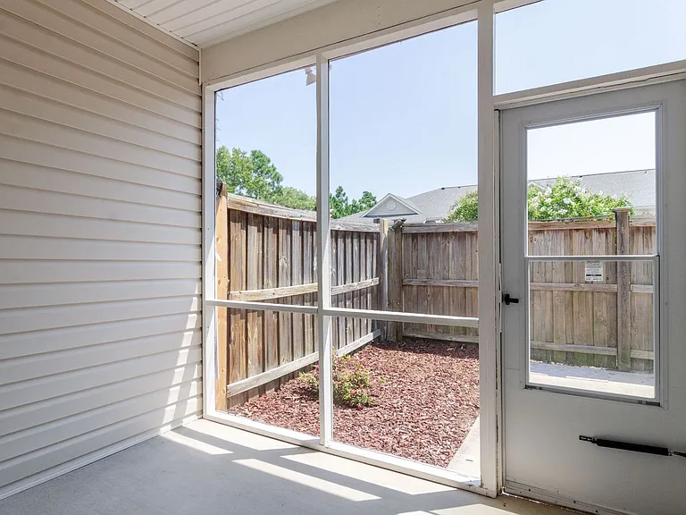 6464 Bradbury Ct — Photo 23