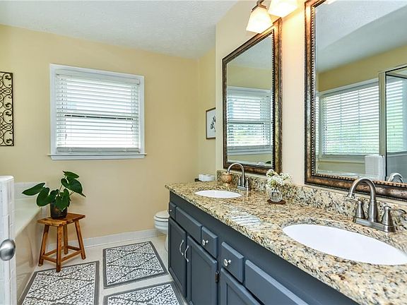 4th image of 3200 Kempton Ct