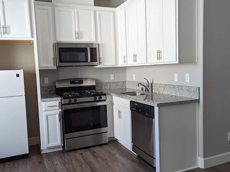 2203 S Dianthus Ct — Photo 17