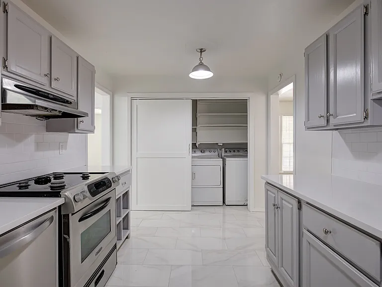 821 NW 48th St — Photo 17