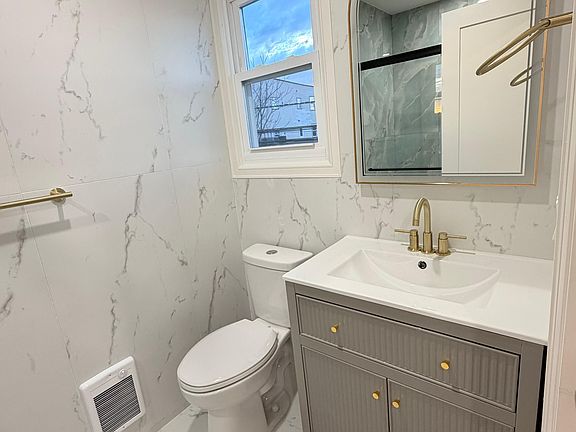 5th image of 55 Goble St APT 2