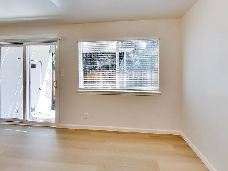 16878 Meekland Ave #4 — Photo 7