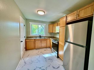 7 Frederick St, Rockland, ME 04841
