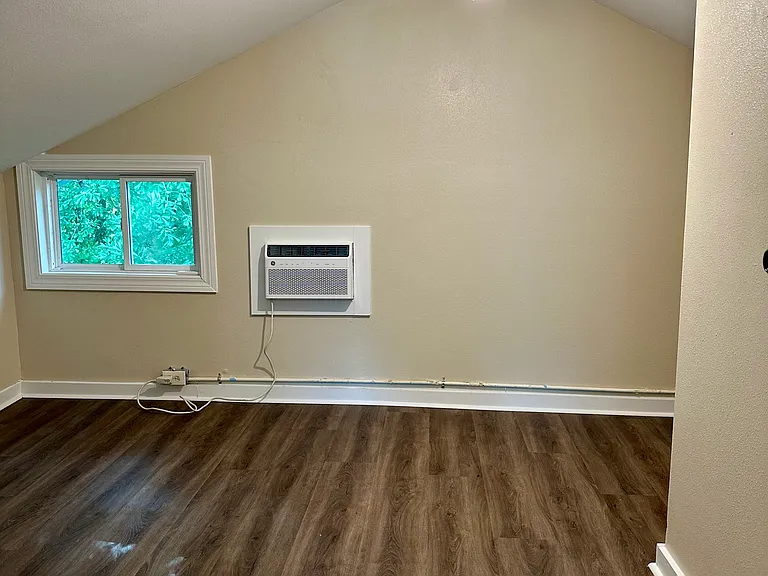 1810 Monroe St — Photo 12
