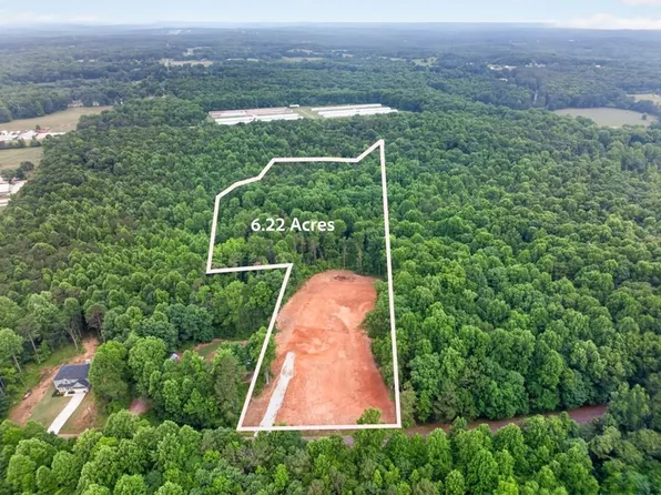 135 Jarrett Ln #4, Gillsville, GA 30543