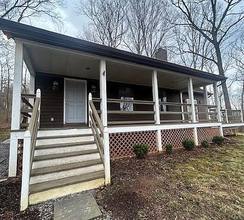 2nd image of 117 Pin Oak Rd