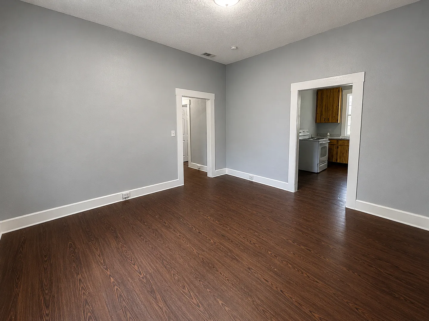 Spacious 3BR/1BA Lakeland Home with Large Covered Porch! — Photo 2