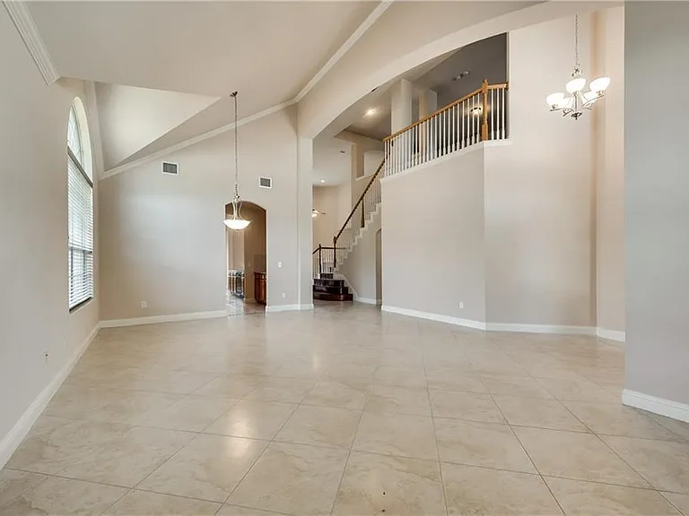 434 Teagarden Ct — Photo 8