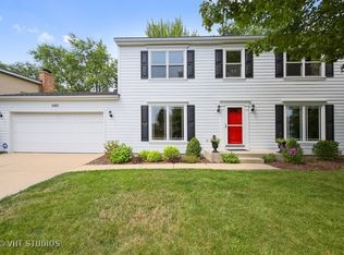 6100 Heritage Ln, Lisle, IL