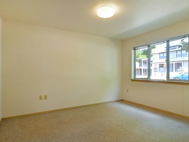 Hays Apartments — Photo 8