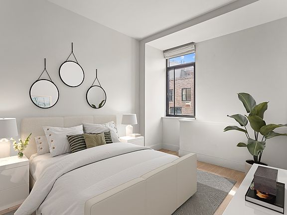 4th image of 139 Huron St #3C