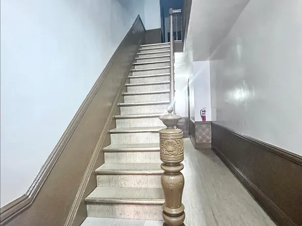 1243 Willoughby Avenue image 6 of 19