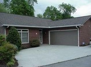 23 Riverview Dr, Oak Ridge, TN 37830