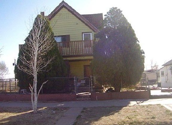 2nd image of 820 Elm St