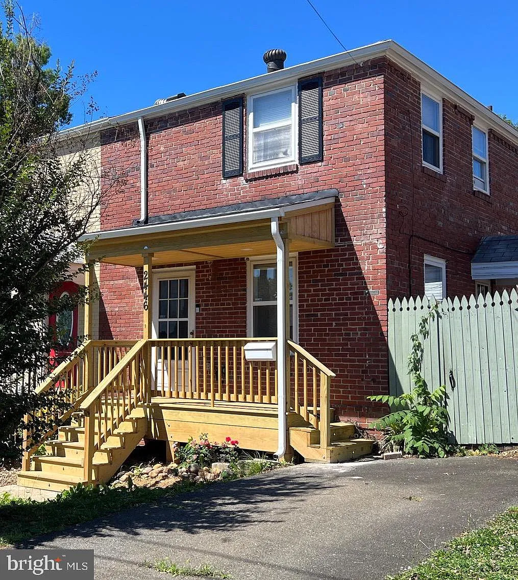 3 bed, 2.0 bath, 1326 sqft, $2,900 — Photo 1