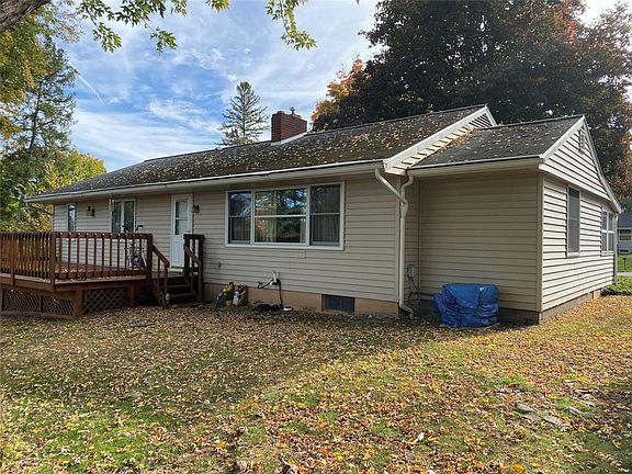 3rd image of 6 Normandy Ct