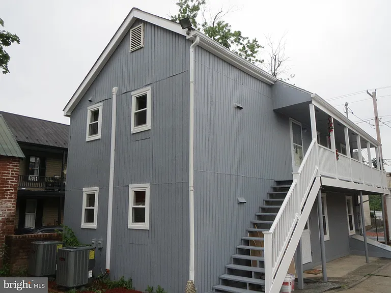 446 W South St — Photo 19