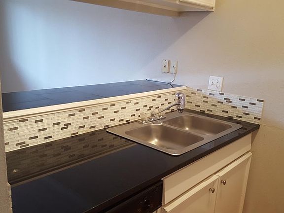 2nd image of 1717 Park St APT 3