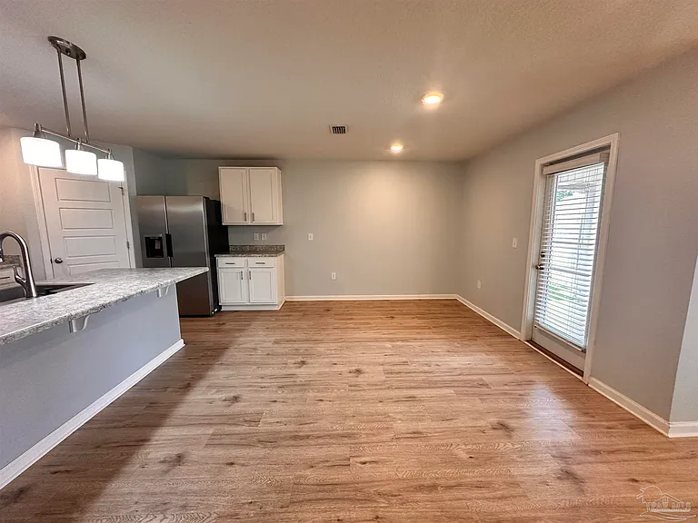 1040 Lovebird Ct — Photo 6