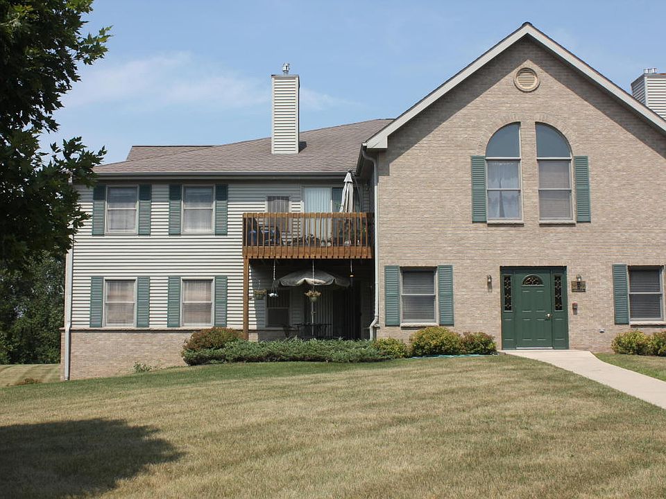 1st image of 934 Oconomowoc Pkwy