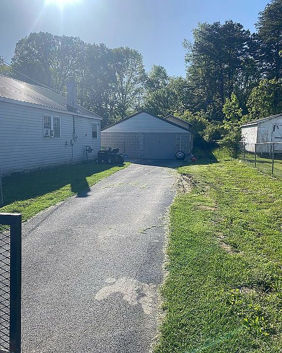 2nd image of 111 Union Dr