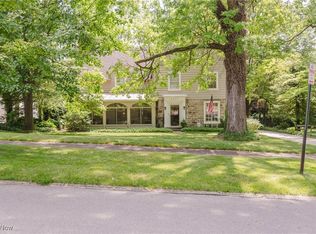 4802 Oak Knoll Dr, Youngstown, OH 44512