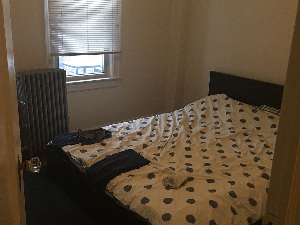 2nd image of 2909 Newtown Ave #2