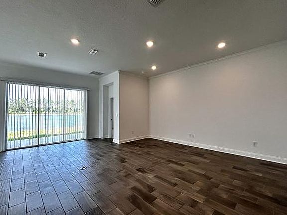 4th image of 249 Zancara St