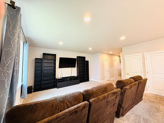 2nd image of 5611 NE 52nd Pl