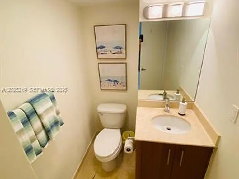 10275 Collins Ave #324 — Photo 3
