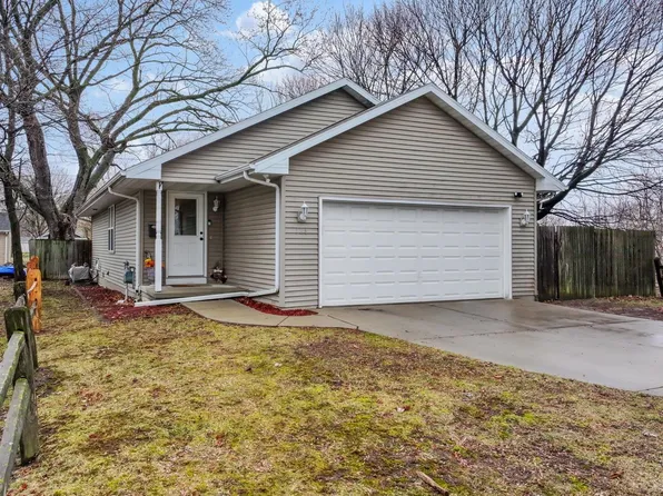 526 10th Ave, Green Bay, WI 54303