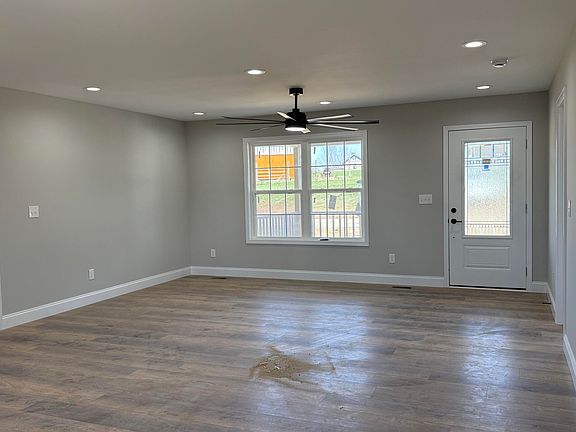 5th image of 315 Hawk Creek Rd