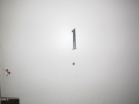 3rd image of 804 Lancaster St